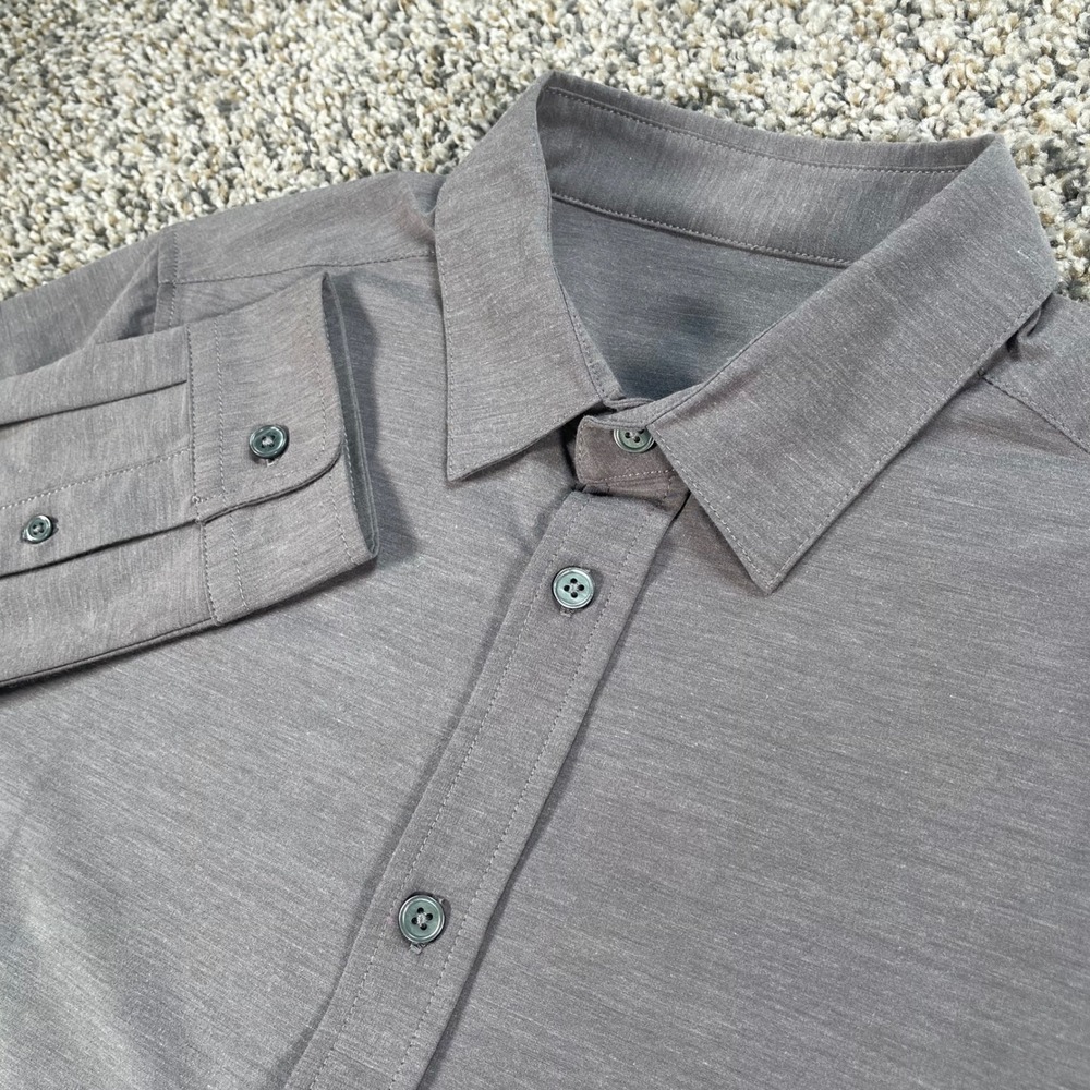Vuori Mens Small Long Sleeve Button Down Shirt Charcoal Gray Heather Performance